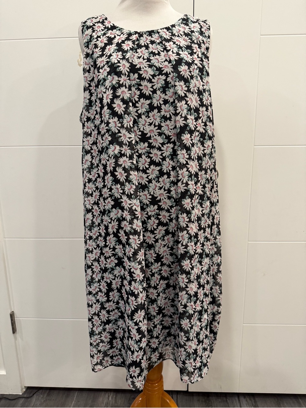 MSK Black Midi Dress with White and Pink Daisy Print